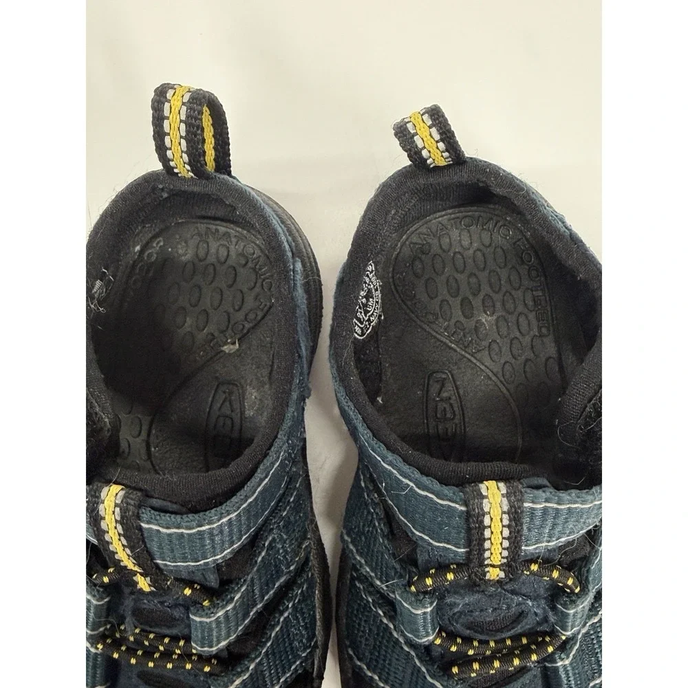 Keen Little Kids Toddlers Newport Closed Toe Waterproof Outdoor Sandals, Size 4